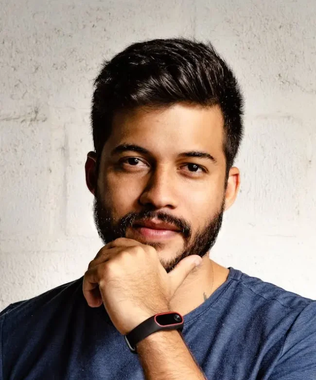 pexels-italo-melo-881954-2379003